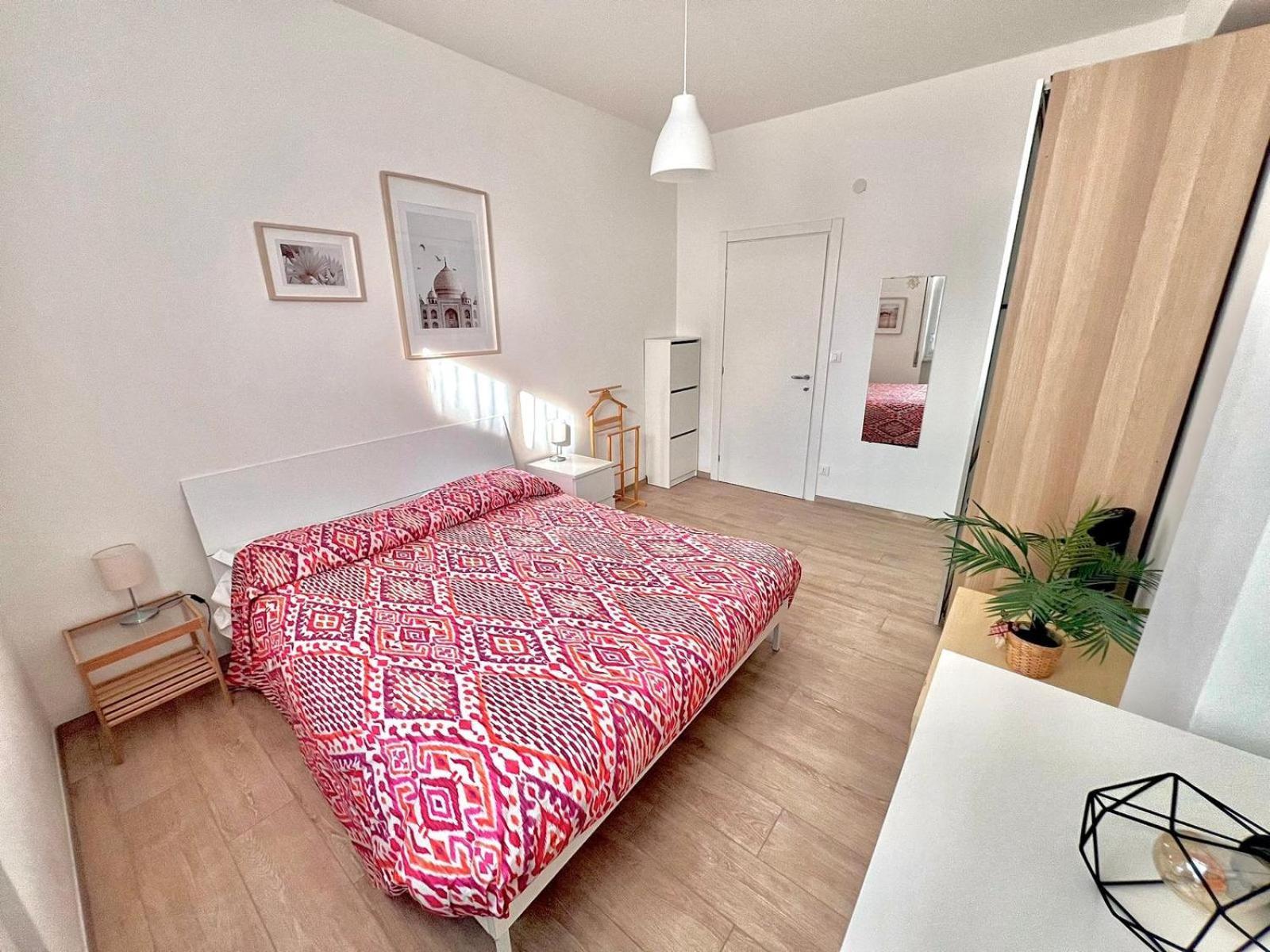 Casa Mila Apartment Савона Екстериор снимка